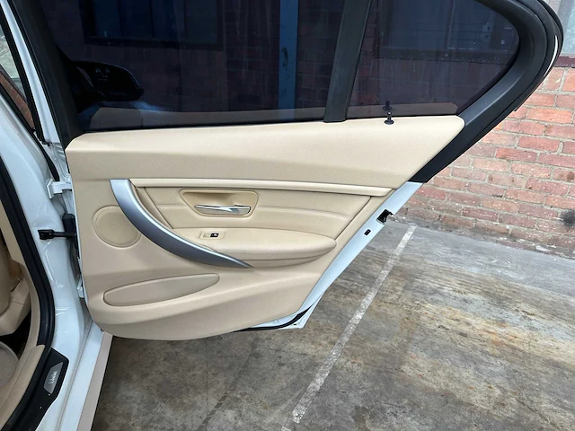 Bmw 335i activehybrid 3 306pk 2012, gbp-24-b - afbeelding 29 van  46