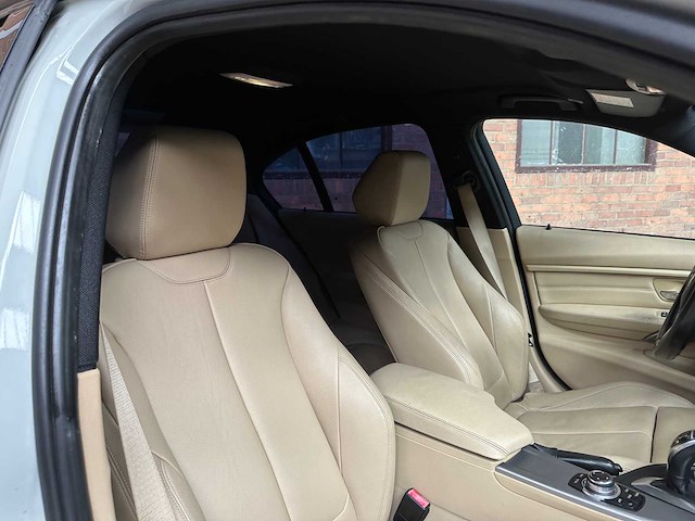 Bmw 335i activehybrid 3 306pk 2012, gbp-24-b - afbeelding 38 van  46