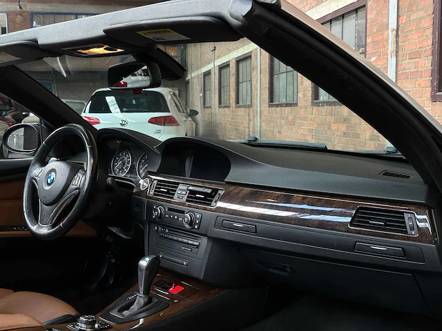 Bmw 335i cabriolet e93 306pk 2009 3-serie youngtimer - afbeelding 18 van  38
