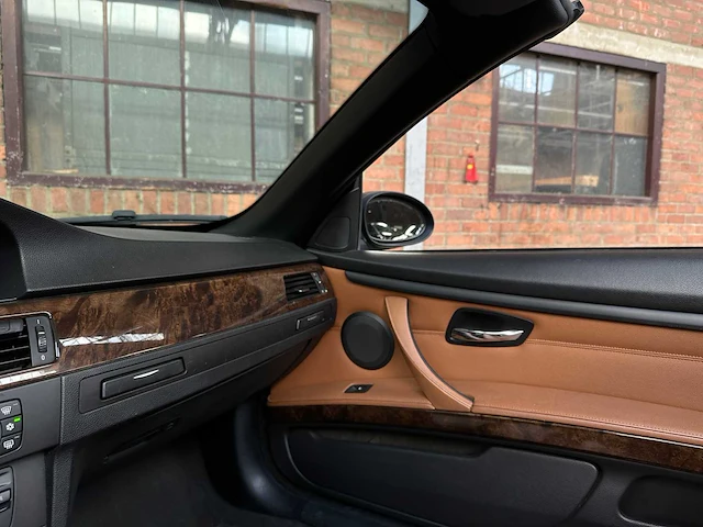 Bmw 335i cabriolet e93 306pk 2009 3-serie youngtimer - afbeelding 19 van  38