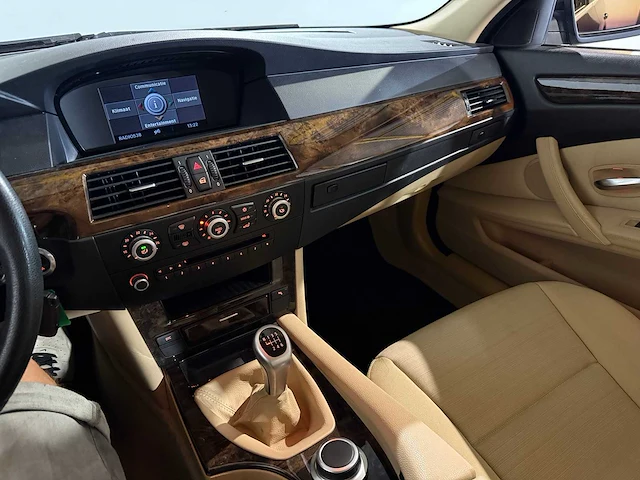 Bmw 5-serie 520i corp. l. bns l, 26-zd-kf - afbeelding 2 van  12