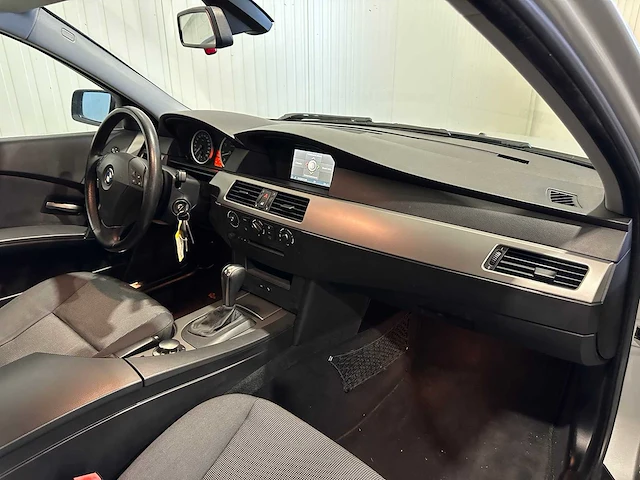 Bmw 5-serie 520i executive automaat 83-nt-pd - afbeelding 3 van  24
