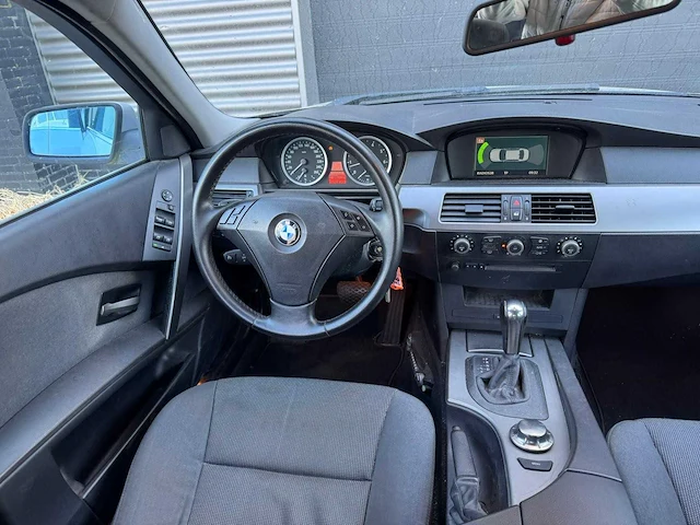 Bmw 5-serie 520i executive car 2004 | 06-nn-js i - afbeelding 2 van  21
