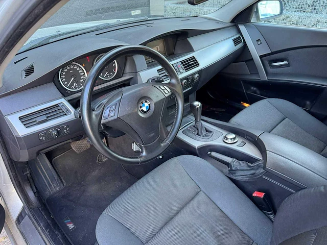 Bmw 5-serie 520i executive car 2004 | 06-nn-js i - afbeelding 13 van  21