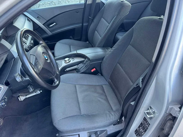 Bmw 5-serie 520i executive car 2004 | 06-nn-js i - afbeelding 14 van  21