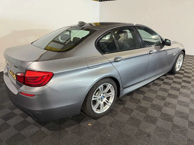 Bmw 5-serie 520i high executive, 46-zsf-1 - afbeelding 13 van  17