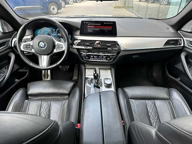 Bmw 5-serie m550i x-drive high executive 540hp car 2018 | n-965-nr i - afbeelding 28 van  39
