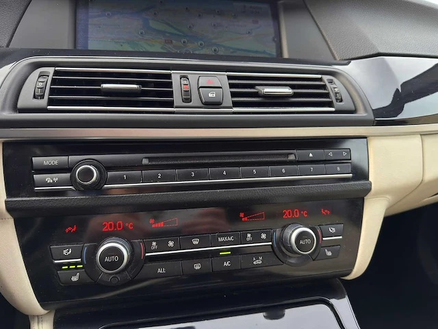 Bmw 5-serie touring 520d high executive car 2013 | 7-kgb-06 - afbeelding 13 van  30