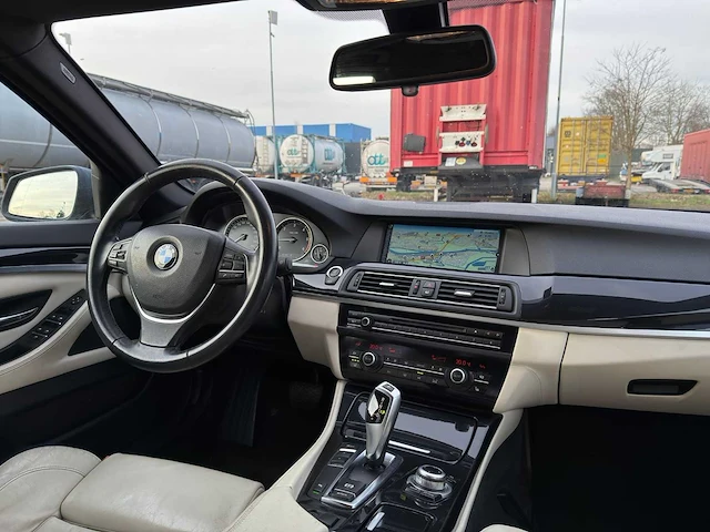Bmw 5-serie touring 520d high executive car 2013 | 7-kgb-06 - afbeelding 19 van  30