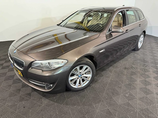Bmw 5-serie touring 520i executive, 62-xht-2 - afbeelding 1 van  14