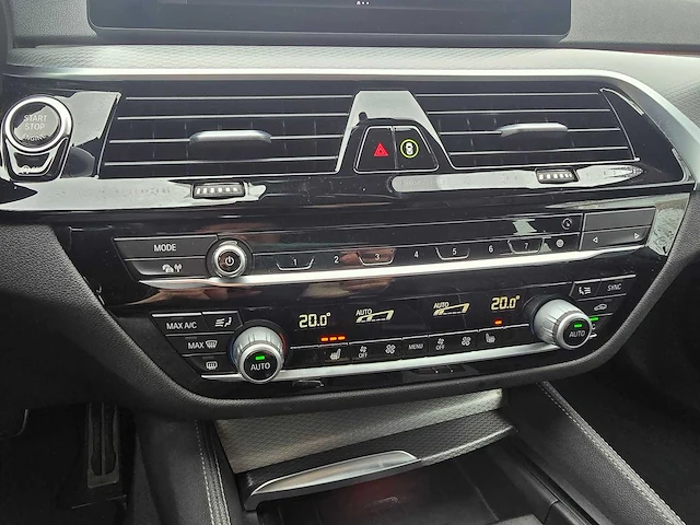 Bmw 5-serie touring 520i high executive m-sport edition - panoramadak - car 2020 | h-433-tb - afbeelding 8 van  32