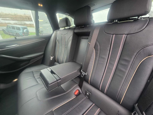Bmw 5-serie touring 520i high executive m-sport edition - panoramadak - car 2020 | h-433-tb - afbeelding 22 van  32