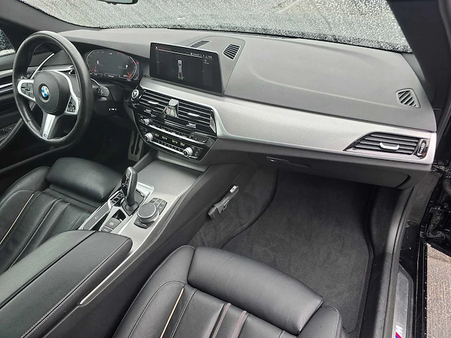 Bmw 5-serie touring 520i high executive m-sport edition - panoramadak - car 2020 | h-433-tb - afbeelding 25 van  32