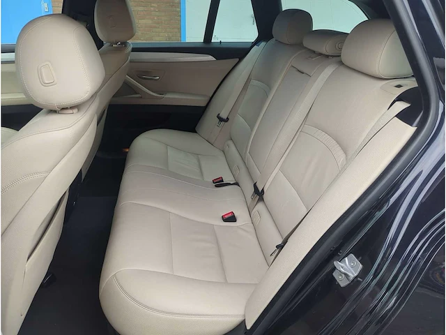 Bmw 5-serie touring 520xd high executive car 2013 | rv-907-b - afbeelding 18 van  30