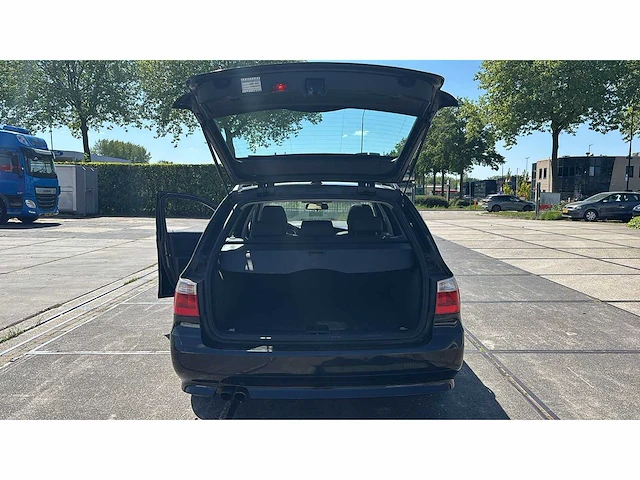 Bmw 5-serie touring 523i executive car 2007 | 01-grk-6 - afbeelding 20 van  20