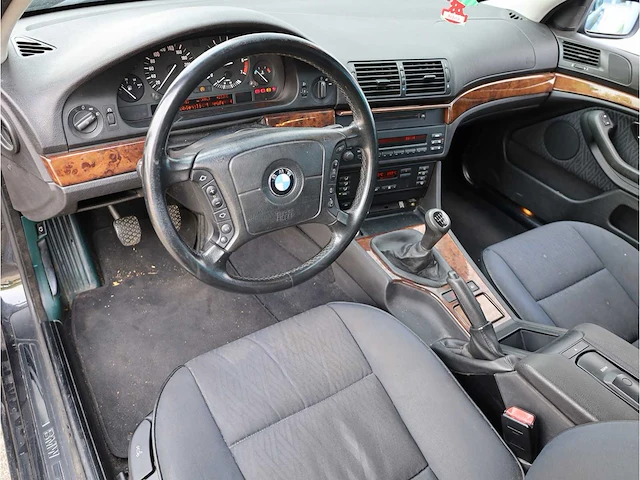 Bmw 5-serie touring 525i executive 2001, 46-gv-fl - afbeelding 2 van  18