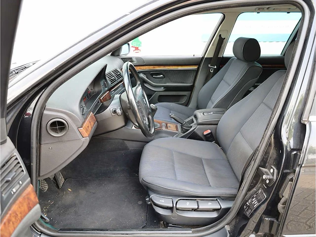 Bmw 5-serie touring 525i executive 2001, 46-gv-fl - afbeelding 3 van  18