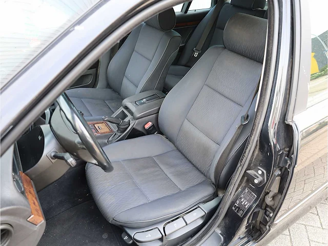 Bmw 5-serie touring 525i executive 2001, 46-gv-fl - afbeelding 4 van  18