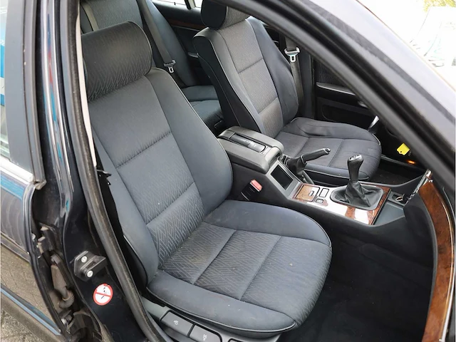 Bmw 5-serie touring 525i executive 2001, 46-gv-fl - afbeelding 10 van  18