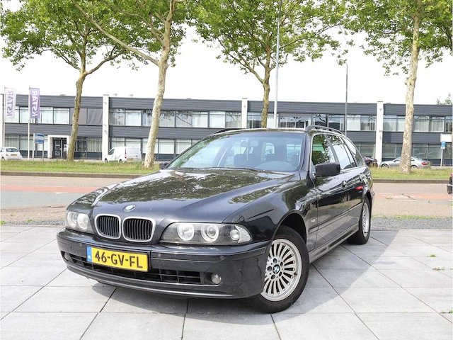 Bmw 5-serie touring 525i executive 2001, 46-gv-fl - afbeelding 1 van  18
