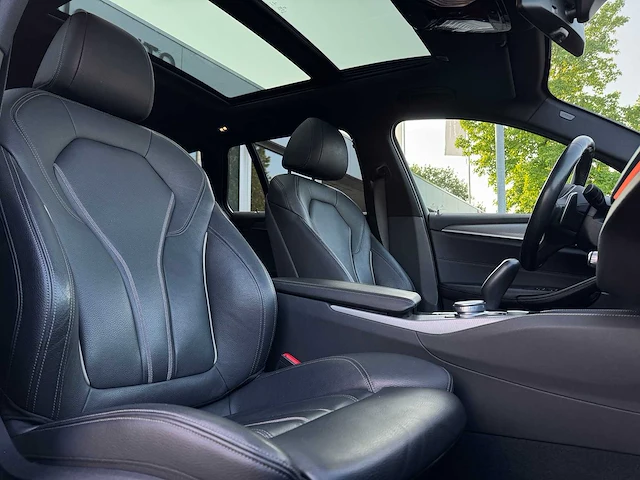 Bmw 5-serie touring 530d xd high executive 2017 | xj-946-r - afbeelding 4 van  35