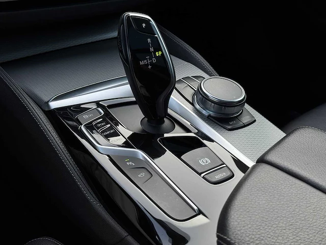 Bmw 5-serie touring 530d xd high executive 2017 | xj-946-r - afbeelding 13 van  35