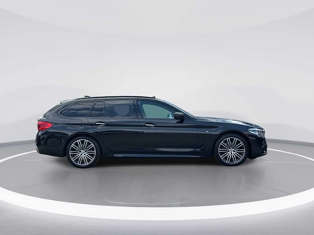 Bmw 5-serie touring 530d xd high executive 2017 | xj-946-r - afbeelding 30 van  35