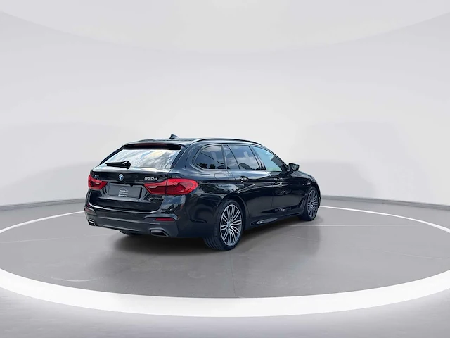Bmw 5-serie touring 530d xd high executive 2017 | xj-946-r - afbeelding 33 van  35