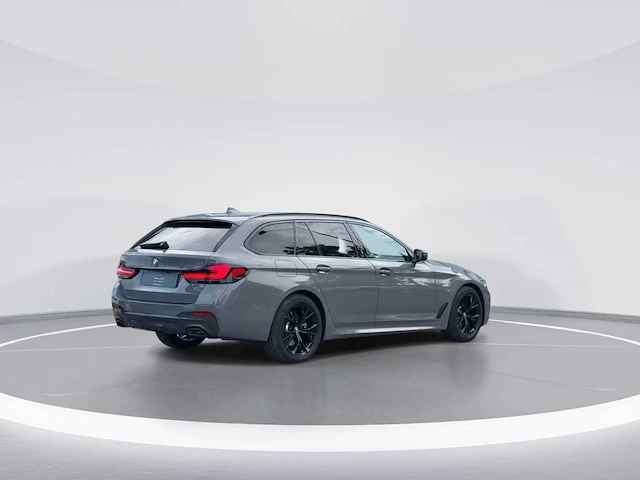 Bmw 5-serie touring 530e business edition+ m-sport 2022 | p-056-bt - afbeelding 32 van  36