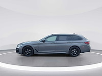 Bmw 5-serie touring 530e business edition+ m-sport 2022 | p-056-bt - afbeelding 35 van  36