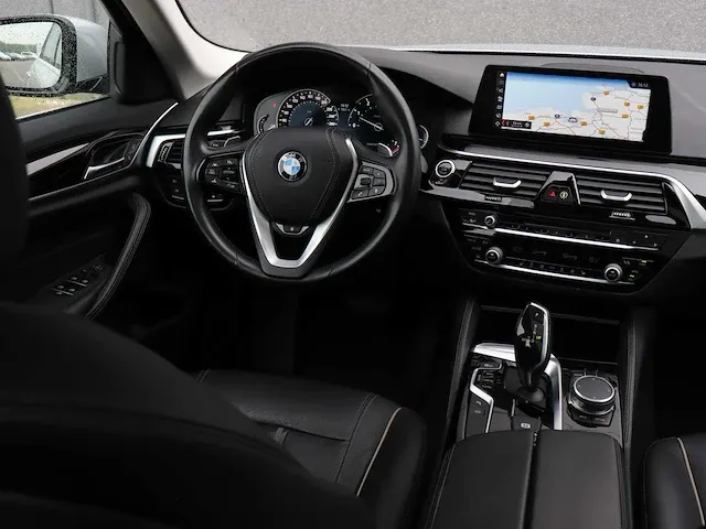 Bmw 5-serie touring 530i xdrive high executive | r-701-xj - afbeelding 45 van  48