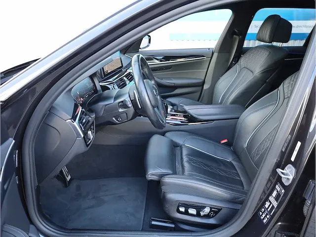 Bmw 5-serie touring 540i xdrive business edition plus sensatec automaat 2021 laser camera dodehoek panoramadak memory - afbeelding 4 van  44