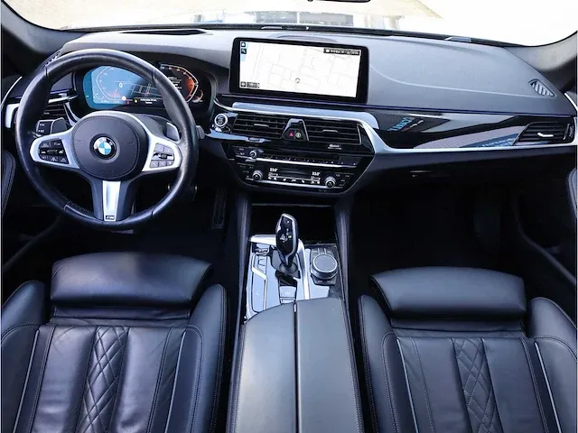 Bmw 5-serie touring 540i xdrive business edition plus sensatec automaat 2021 laser camera dodehoek panoramadak memory - afbeelding 11 van  44