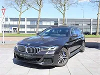 Bmw 5-serie touring 540i xdrive business edition plus sensatec automaat 2021 laser camera dodehoek panoramadak memory - afbeelding 1 van  44