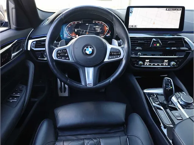 Bmw 5-serie touring 540i xdrive business edition plus sensatec automaat 2021 laser camera dodehoek panoramadak memory - afbeelding 13 van  44