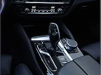 Bmw 5-serie touring 540i xdrive business edition plus sensatec automaat 2021 laser camera dodehoek panoramadak memory - afbeelding 25 van  44