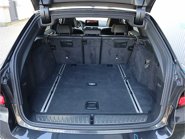 Bmw 5-serie touring 540i xdrive business edition plus sensatec automaat 2021 laser camera dodehoek panoramadak memory - afbeelding 38 van  44