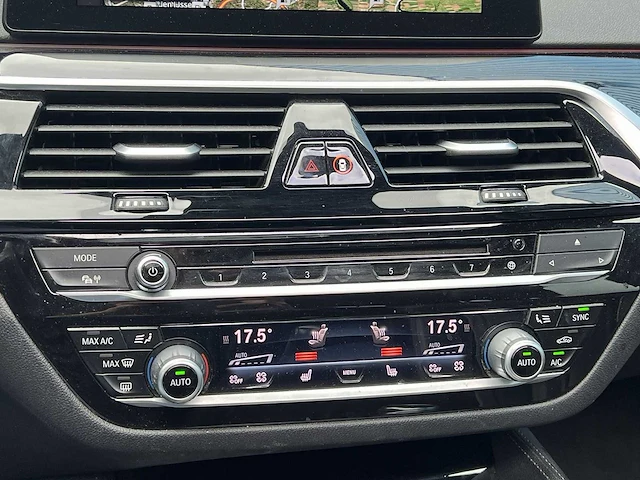 Bmw 5-serie touring 540i xdrive high executive| rx-593-g - afbeelding 17 van  40