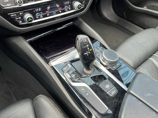 Bmw 5-serie touring 540i xdrive high executive| rx-593-g - afbeelding 19 van  40