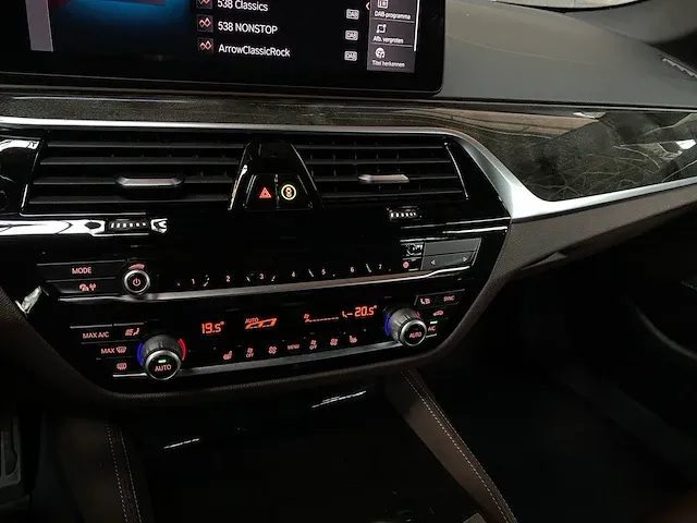 Bmw 520i m-performance m-sport high executive edition -facelift- 184pk 2020 -orig. nl- 5-serie, j-372-zj - afbeelding 35 van  87