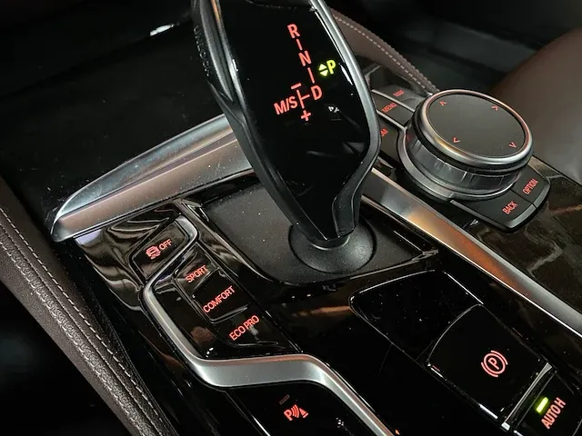 Bmw 520i m-performance m-sport high executive edition -facelift- 184pk 2020 -orig. nl- 5-serie, j-372-zj - afbeelding 38 van  87