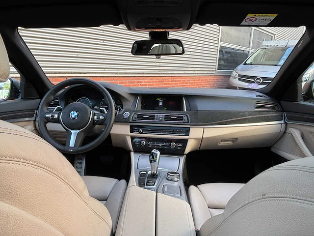 Bmw 520i touring high executive automaat; hv-545-j - afbeelding 10 van  21