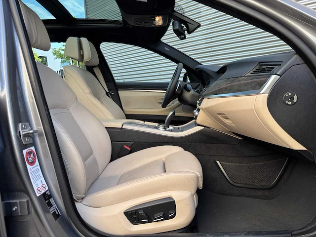 Bmw 520i touring high executive automaat; hv-545-j - afbeelding 18 van  21