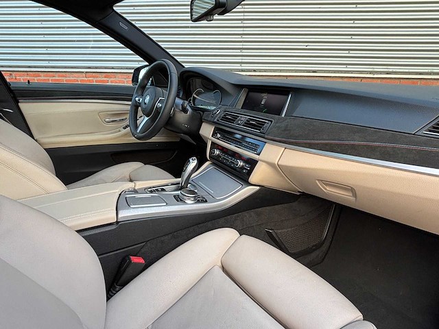 Bmw 520i touring high executive automaat; hv-545-j - afbeelding 19 van  21