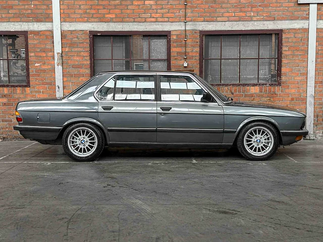 Bmw 525e 2.7 126pk 1984 5-serie, 91-gnv-4 olditmer - afbeelding 10 van  39