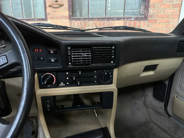 Bmw 525e 2.7 126pk 1984 5-serie, 91-gnv-4 olditmer - afbeelding 27 van  39
