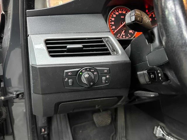 Bmw 525i business line edition ii 218pk 2009 5-serie, 71-jxb-8 youngtimer - afbeelding 16 van  35