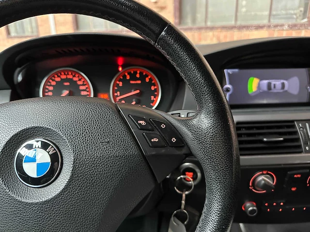 Bmw 525i business line edition ii 218pk 2009 5-serie, 71-jxb-8 youngtimer - afbeelding 18 van  35