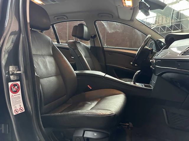 Bmw 525i business line edition ii 218pk 2009 5-serie, 71-jxb-8 youngtimer - afbeelding 33 van  35