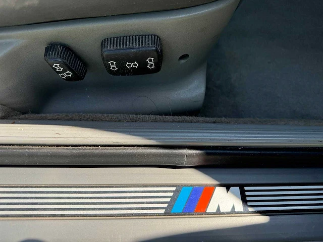 Bmw 525i m-sedan 1990 aut. leder airco schuifkanteldak youngtimer 5256 - afbeelding 2 van  21